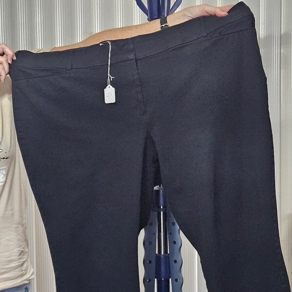 Lane Bryant The Allie Capris size 26 w Black